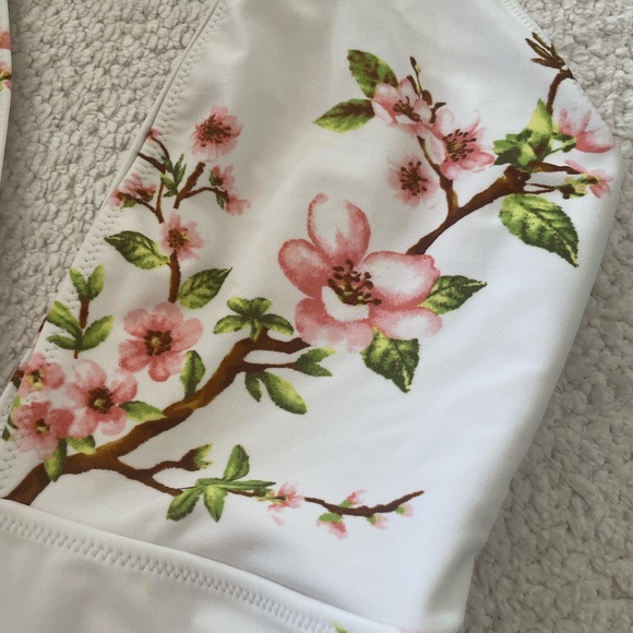 FOREVER 21 CHERRY BLOSSOM DESIGN DEEP NECK PLUNGE ONE PIECE BATHING SUIT SIZE LG - Picture 4 of 16